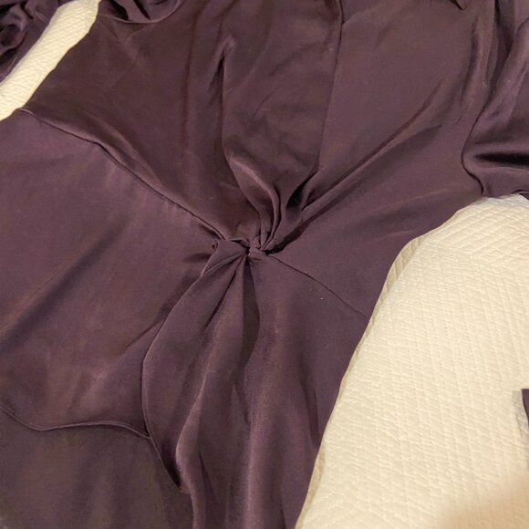 EUC Tahari satin blouse with peplum  Size L - Picture 6 of 6